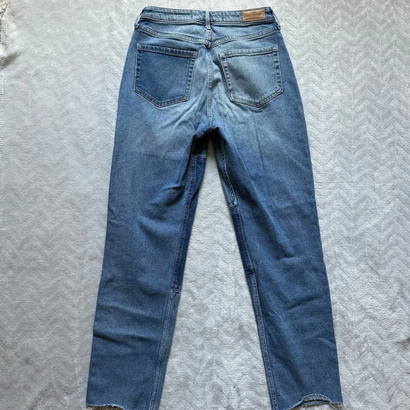 Hollister Ultra High Rise Vintage Mom Jeans Two Tone Blue Size 5 - Picture 3 of 7